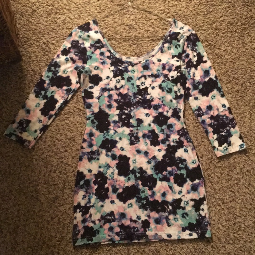 Watercolor floral print; Body-con dress